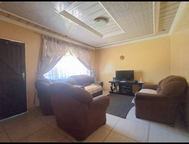 3 BEDROOM HOUSE FOR SALE IN SASOLBURG EXT 1